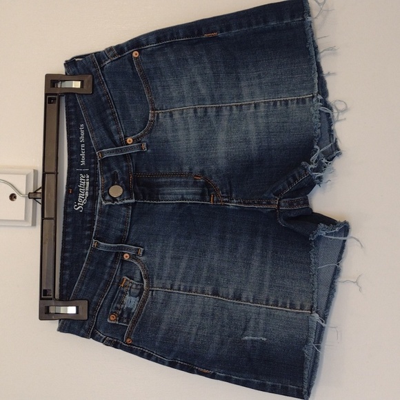 Signature Levi Strauss Dark Blue Denim Jean Shorts size 2 - Picture 1 of 12